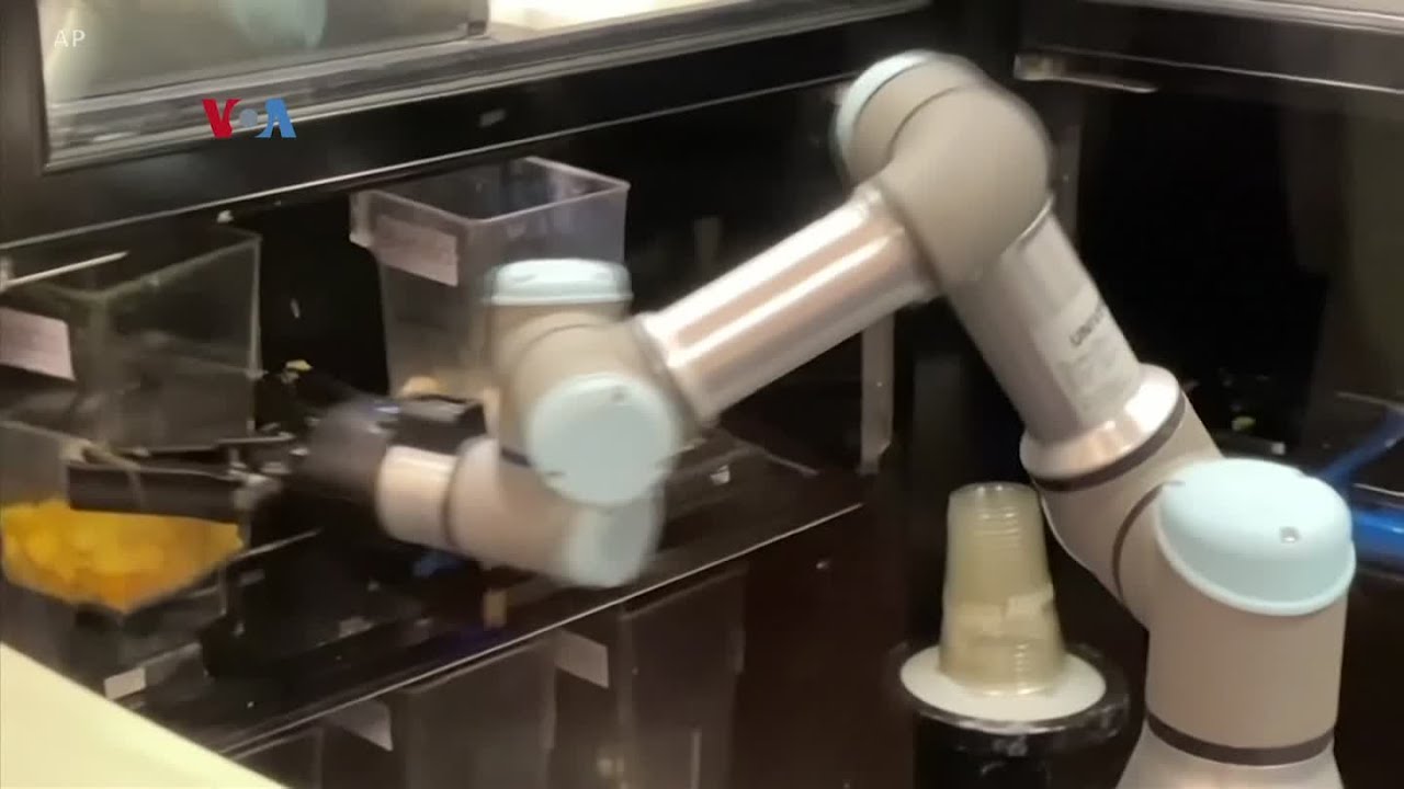 Kuliner Era COVID Hadirkan Robot Pembuat Burger hingga Jus